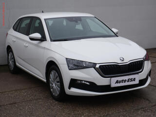 �koda Scala 1.0 TSi, �R, AC, v�h�ev sed