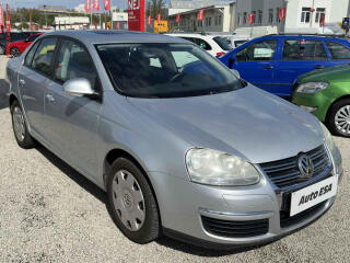 Volkswagen Jetta 1.6i, servis.kniha, AC