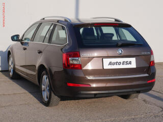 �koda Octavia 1.6 TDi, Elegance, v�h�ev sed