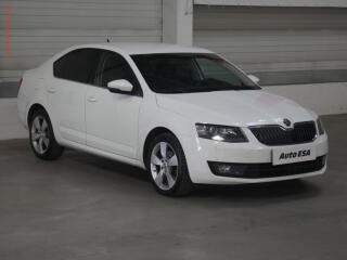 �koda Octavia 2.0 TDi, �R, DSG, navi, bixen