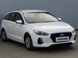 Hyundai i30 1.6CRDi, �R, servis.kniha, AC