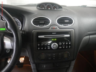 Ford Focus (2006) 2.5, xenon, autoAC - náhled 10