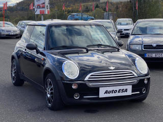 Mini One 1.6, AC, v�h�ev sed