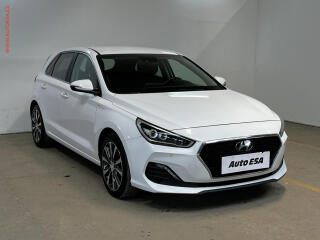 Hyundai i30 1.6 CRDi, 2.maj,�R, AAC