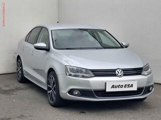 Volkswagen Jetta 1.2 TSi, Life, navi, +ALU