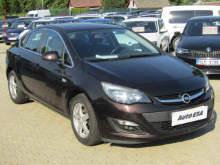 Opel Astra 1.6i, �R, servis.kniha