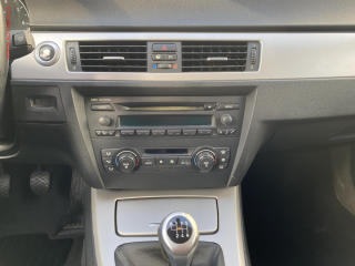 BMW Řada 3 (2006) 2.0i 318i, AC, park.asist - náhled 12