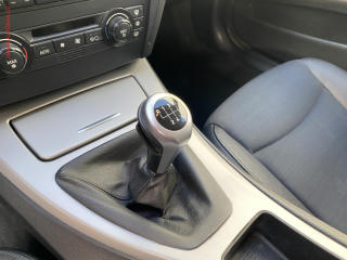 BMW Řada 3 (2006) 2.0i 318i, AC, park.asist - náhled 16