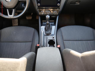 Škoda Octavia (2020) 1.5 TSi, 2.maj,ČR, Style - náhled 17