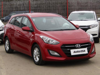 Hyundai i30 1.6 CRDi, 1.maj,R, AC, park