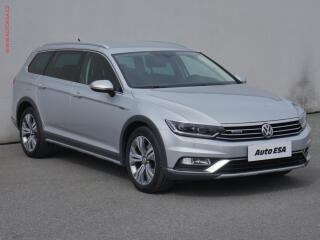 Volkswagen Passat 2.0TDi, �R, DSG, LED, navi