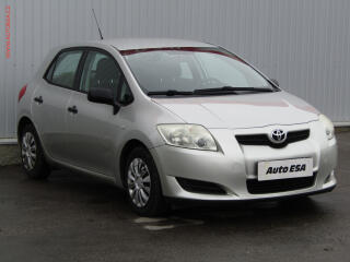 Toyota Auris 1.3 VVT-i, �R, AC, v�h�ev
