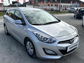 Hyundai i30 1.6i, �R, AC