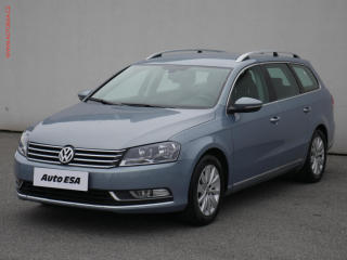 Volkswagen Passat (2012) 2.0 TDi, AC, temp - náhled 3