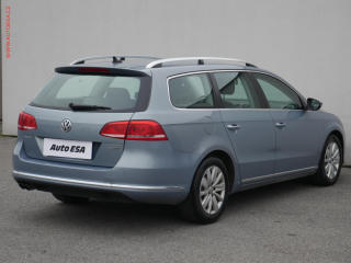 Volkswagen Passat (2012) 2.0 TDi, AC, temp - náhled 4