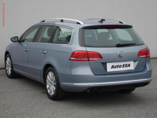 Volkswagen Passat (2012) 2.0 TDi, AC, temp - náhled 6