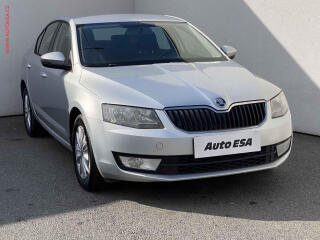 �koda Octavia 1.6 TDi, 1.maj,�R, Ambition