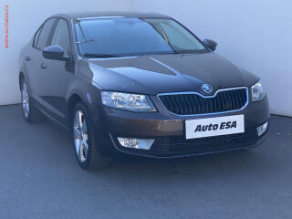 �koda Octavia 1.2 TSi, Ambition, park.�idla