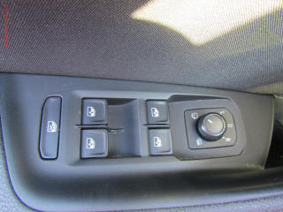 Volkswagen Passat (2018) 1.6 TDi, DSG, AC - náhled 12