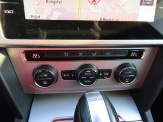 Volkswagen Passat (2018) 1.6 TDi, DSG, AC - náhled 13