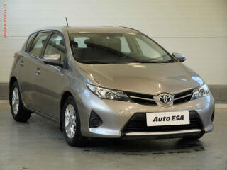 Toyota Auris 1.3i, �R