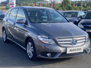 Mercedes-Benz 1.6 i B180, Navi, kamera