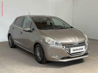 Peugeot 208 1.4i, �R, servis.kniha