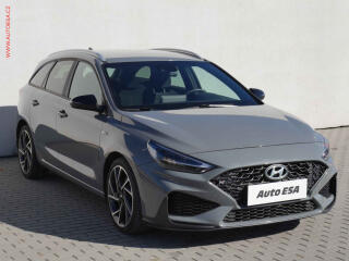 Hyundai i30 1.5T-GDi, 1.maj,�R, AC, LED