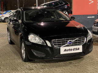 Volvo S60 2.0 D3, Kinetic, navi