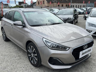 Hyundai i30 1.6 CRDi, AT, navi, kamera