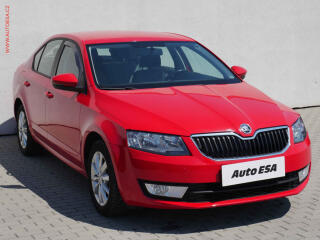 �koda Octavia 1.2TSI, �R, AC, v�h�ev sed