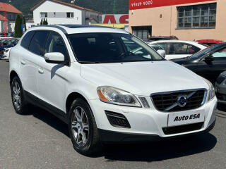 Volvo XC60 2.4DS 4x4, �R, servis.kniha