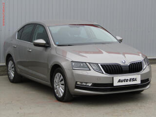 �koda Octavia 1.6 TDi, �R, AT, navi, LED