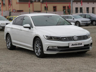 Volkswagen Passat 2.0 TDi, R, LED, AC, temp.