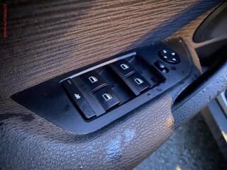 BMW X1 (2010) 2.0d xDrive20d, Bixen, navi - náhled 11