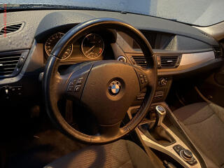 BMW X1 (2010) 2.0d xDrive20d, Bixen, navi - náhled 12