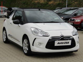 Citro�n DS3 1.2i, AC, v�h�ev sed.