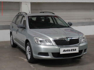 �koda Octavia 1.6TDi, AC, el. v�bava