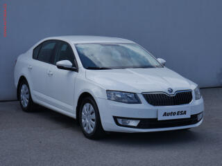 �koda Octavia 1.2 TSI, �R, AC, v�h�ev sed