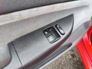 Škoda Fabia (2000) 1.4i, AC - náhled 13