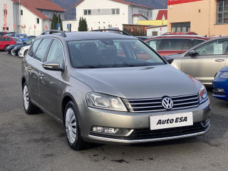 Volkswagen Passat 2.0TDi, AC, xenon, navi