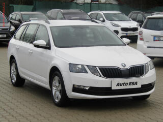 �koda Octavia 1.6 TDi, AC, v�h�ev sed
