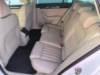 Škoda Superb (2019) 1.8 TSi, ČR, L&K, DSG, xenon - náhled 12