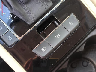 Škoda Superb (2019) 1.8 TSi, ČR, L&K, DSG, xenon - náhled 22