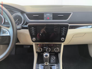 Škoda Superb (2019) 1.8 TSi, ČR, L&K, DSG, xenon - náhled 9
