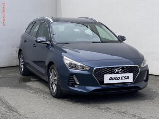 Hyundai i30 1.6 CRDi, 2.maj,�R, AC, navi