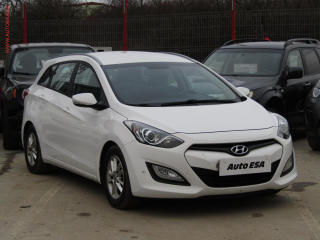 Hyundai i30 1.6CVVT, 2.maj,R, AC, park