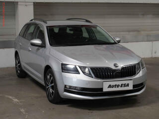 �koda Octavia 1.6 TDi, �R, DSG, LED, AC