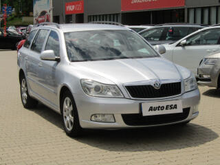 �koda Octavia 1.6TDi, �R, AC, v�h�ev sed