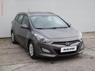 Hyundai i30 1.6 CRDi, AC, vhev sed
